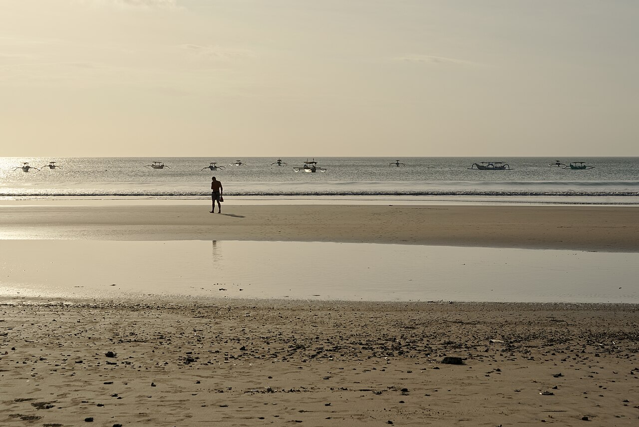 Kuta Beach, Bali, 20220825 1706 0864.jpg