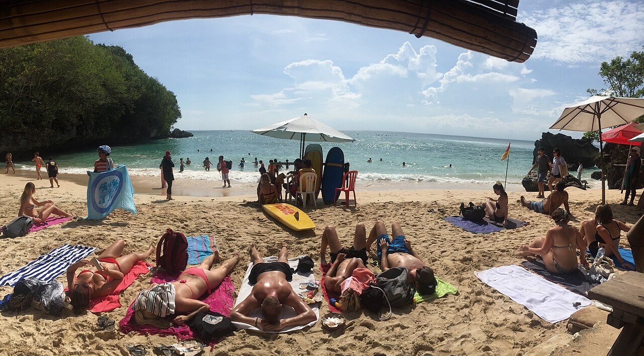 Padang Padang Beach, Bali, Indonesia RT.jpg